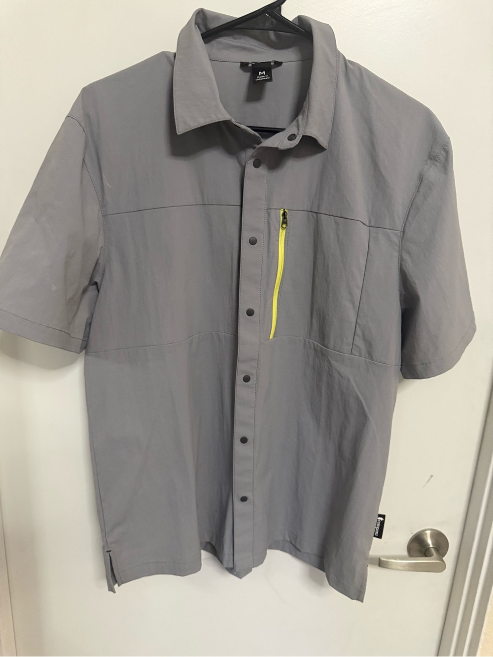 Cotopaxi Men's Light Gray snap button down sun shirt - M